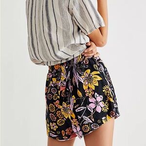 Free People - At First Sight Floral Terry
Cloth Shorts in Black Multi - Size M